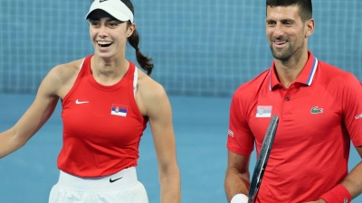 Novak Djokovic und Olga Danilovic feierten zusammen mit einem Sieg ins neue Jahr. (Foto: Trevor Collens/AP/dpa)