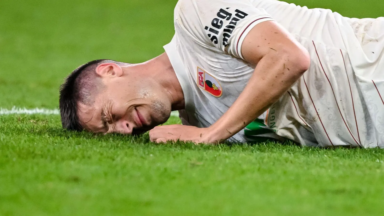 Der FC Augsburg plant in Freiburg ohne Abwehrspieler Keven Schlotterbeck. (Foto: Harry Langer/dpa)