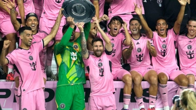 Lionel Messi (M.) führte Inter Miami zum Punkterekord. (Foto: Lynne Sladky/AP/dpa)