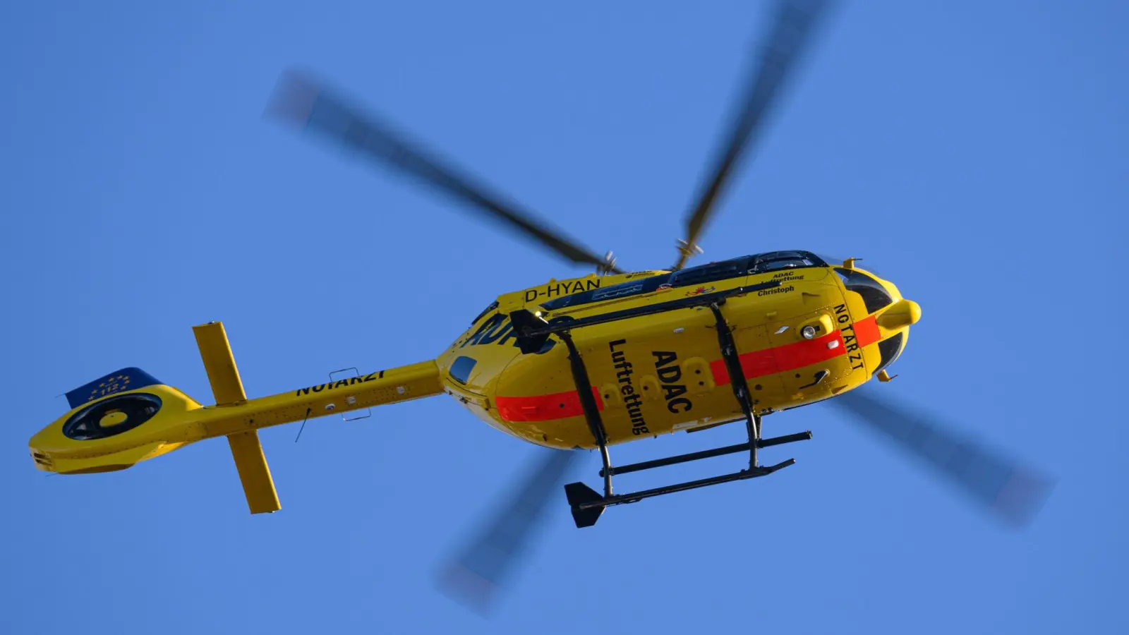 Mit dem Rettungshubschrauber kamen die Verletzten ins Krankenhaus. (Symbolbild) (Foto: Robert Michael/dpa)