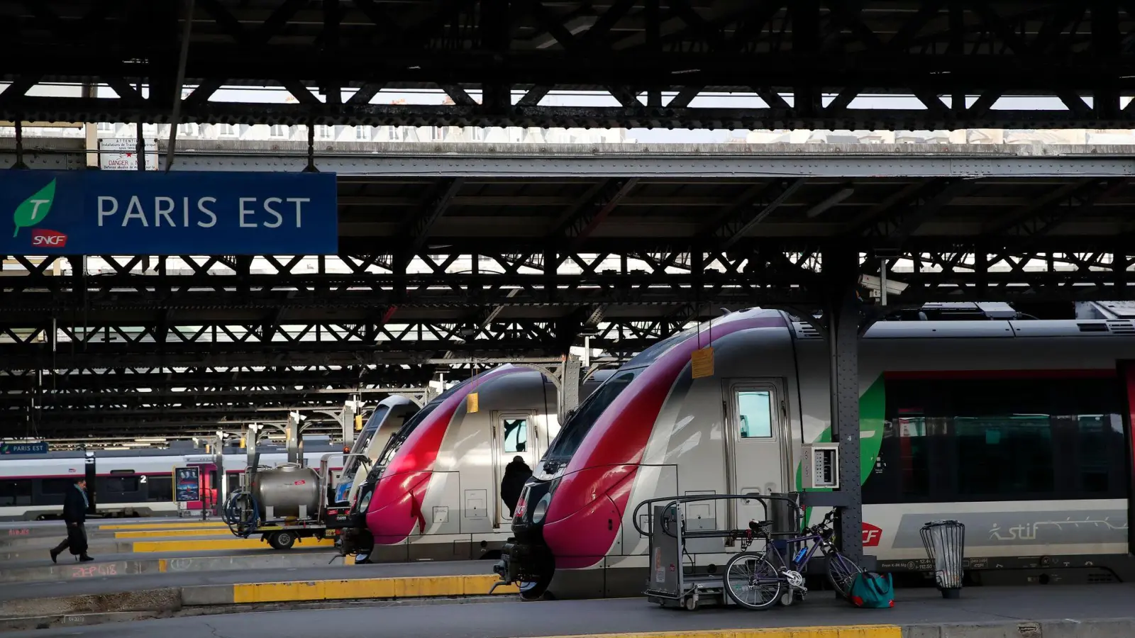 Im Pariser Bahnhof Gare de l&#39;Est ist es zu einer Messerattacke gekommen (Archivbild). (Foto: Francois Mori/AP/dpa)