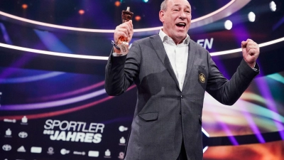 Eintracht-Präsident Peter Fischer bei der Gala in Baden-Baden. (Foto: Uwe Anspach/dpa)