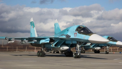 Immer wieder stürzten in Russland Kampfflugzeuge nach offiziellen Angaben auch aus technischen Gründen ab. (Archivbild) (Foto: Vitaliy Timkiv/AP/dpa)