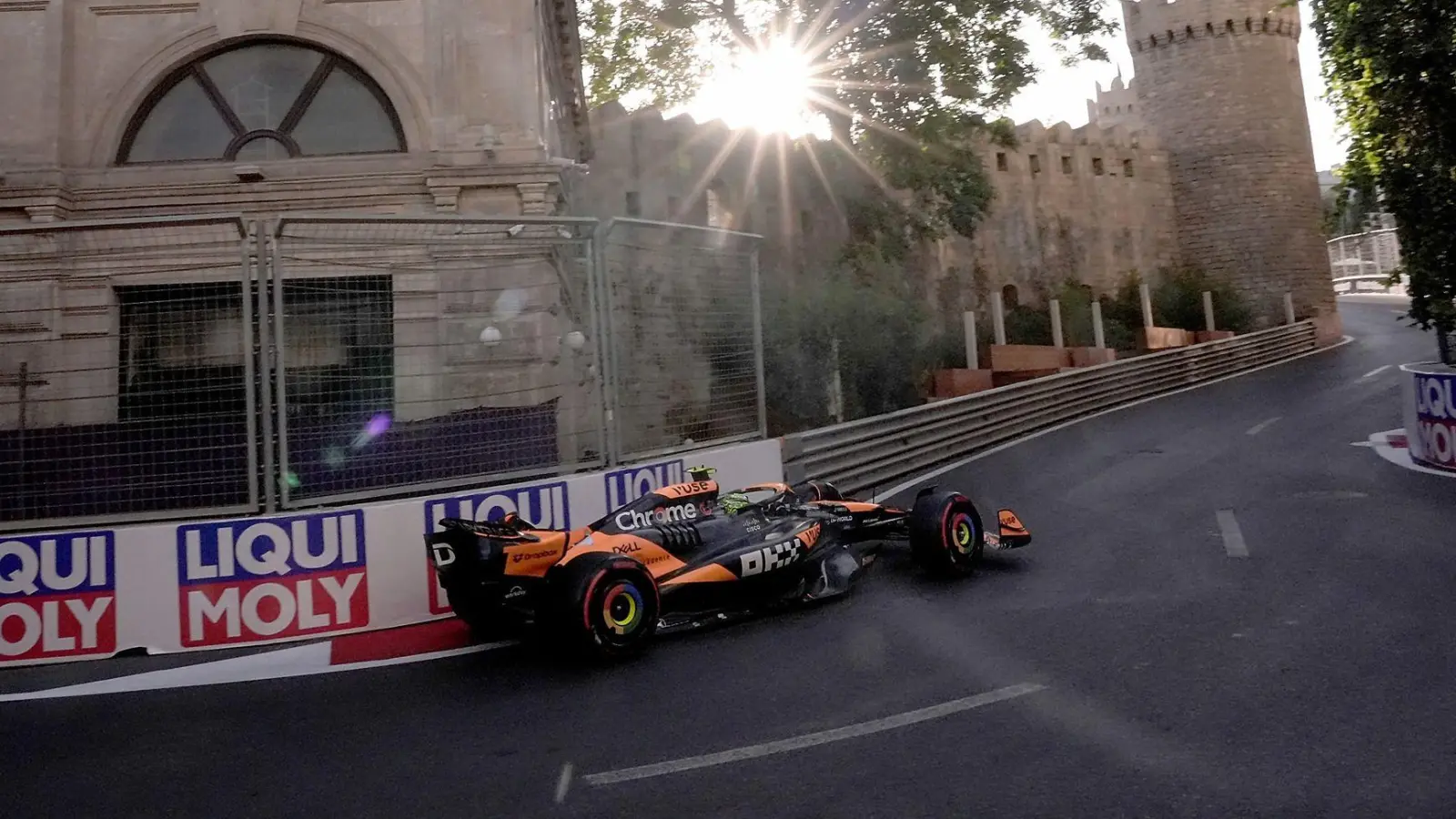 Lando Norris kann in Baku auf eine erfolgreiche Aufholjagd hoffen. (Foto: Hasan Bratic/dpa)