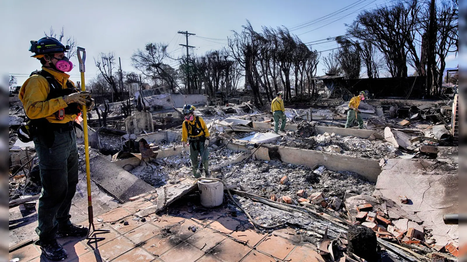  Viele Brandgebiete sind für die Anwohner noch gesperrt. (Foto: Richard Vogel/AP/dpa)