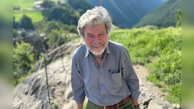 Bergsteiger-Legende Messner amüsiert sich über Outdoor-Klamotten in Fußgängerzonen. (Archivbild) (Foto: Christoph Sator/dpa)