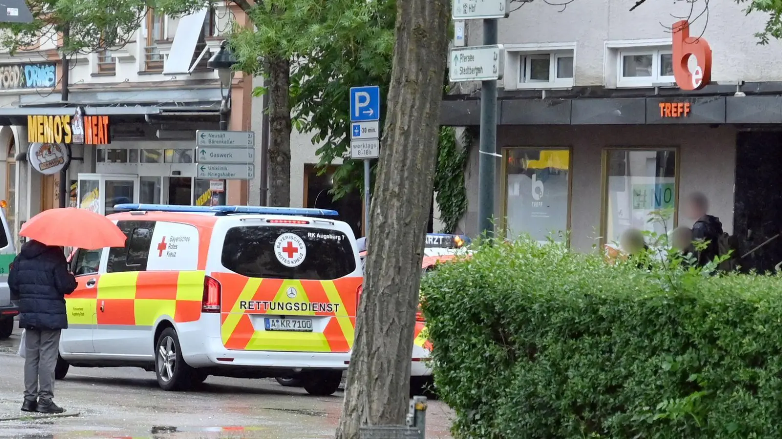 Trotz monatelanger Auseinandersetzungen hat der Augsburger Stadtrat nun den Umzug des „beTreff“ in ein ehemaliges Pfarrzentrum beschlossen. (Archivbild) (Foto: Niklas Treppner/dpa)