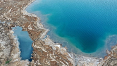 Forscher entdecken meterhohe Schlote im Toten Meer (Archivbild). (Foto: Gil Cohen Magen/XinHua/dpa)