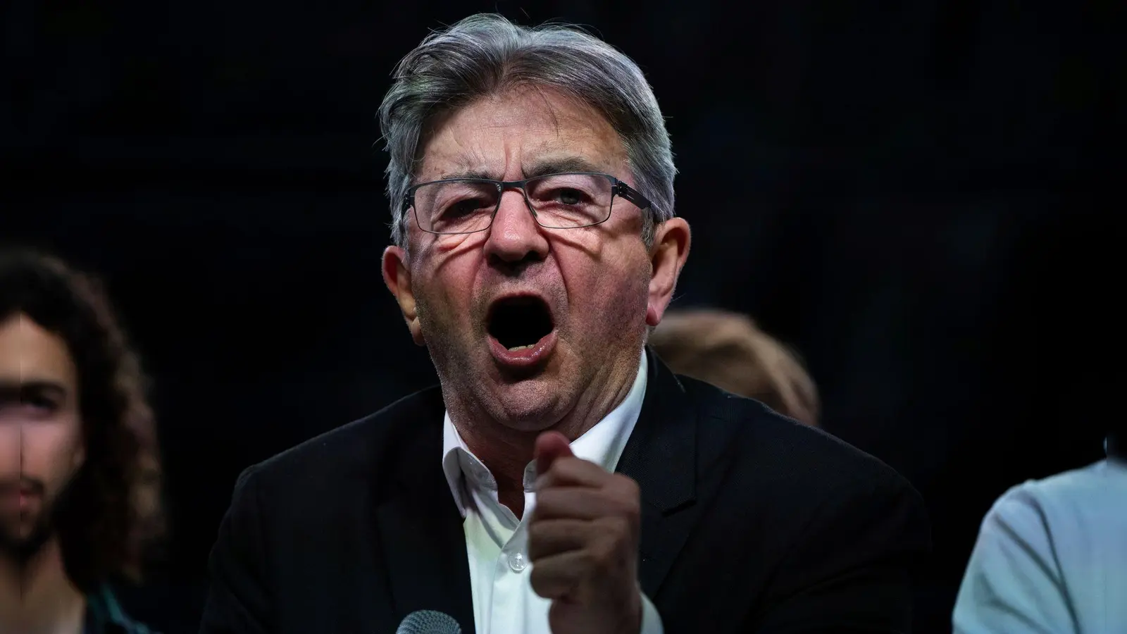 Der Altlinke Jean-Luc Mélenchon strebt weiter an die Macht (Archivbild). (Foto: Louise Delmotte/AP/dpa)