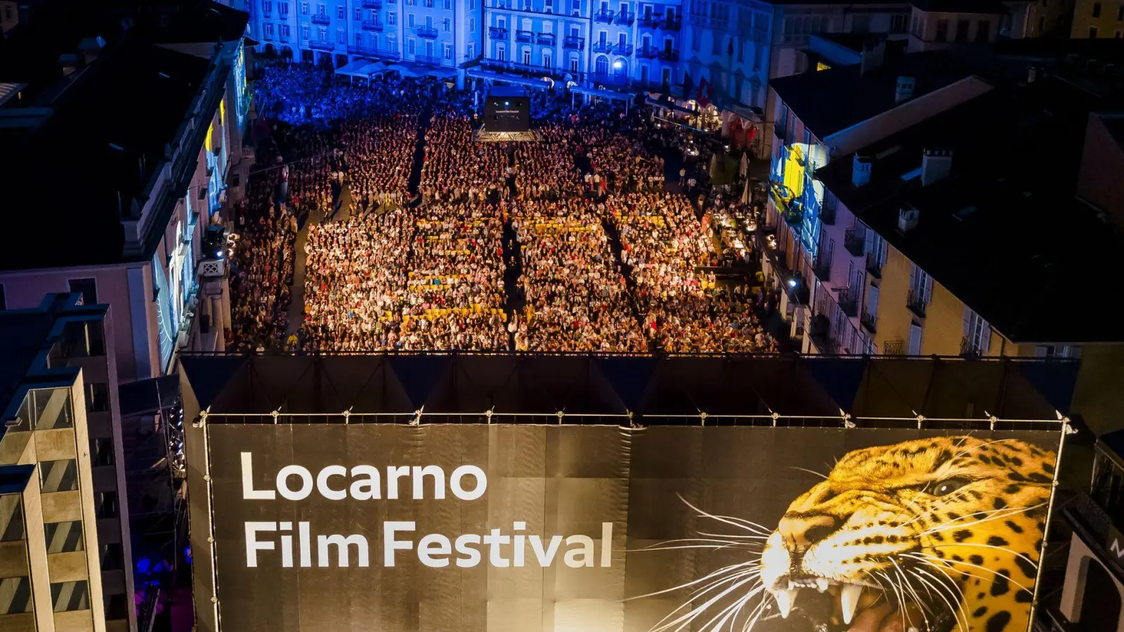 In Locarno findet neben Cannes, Berlin und Venedig das bedeutendste europäische Filmfestival statt (Archivbild). (Foto: Jean-Christophe Bott/KEYSTONE/dpa)