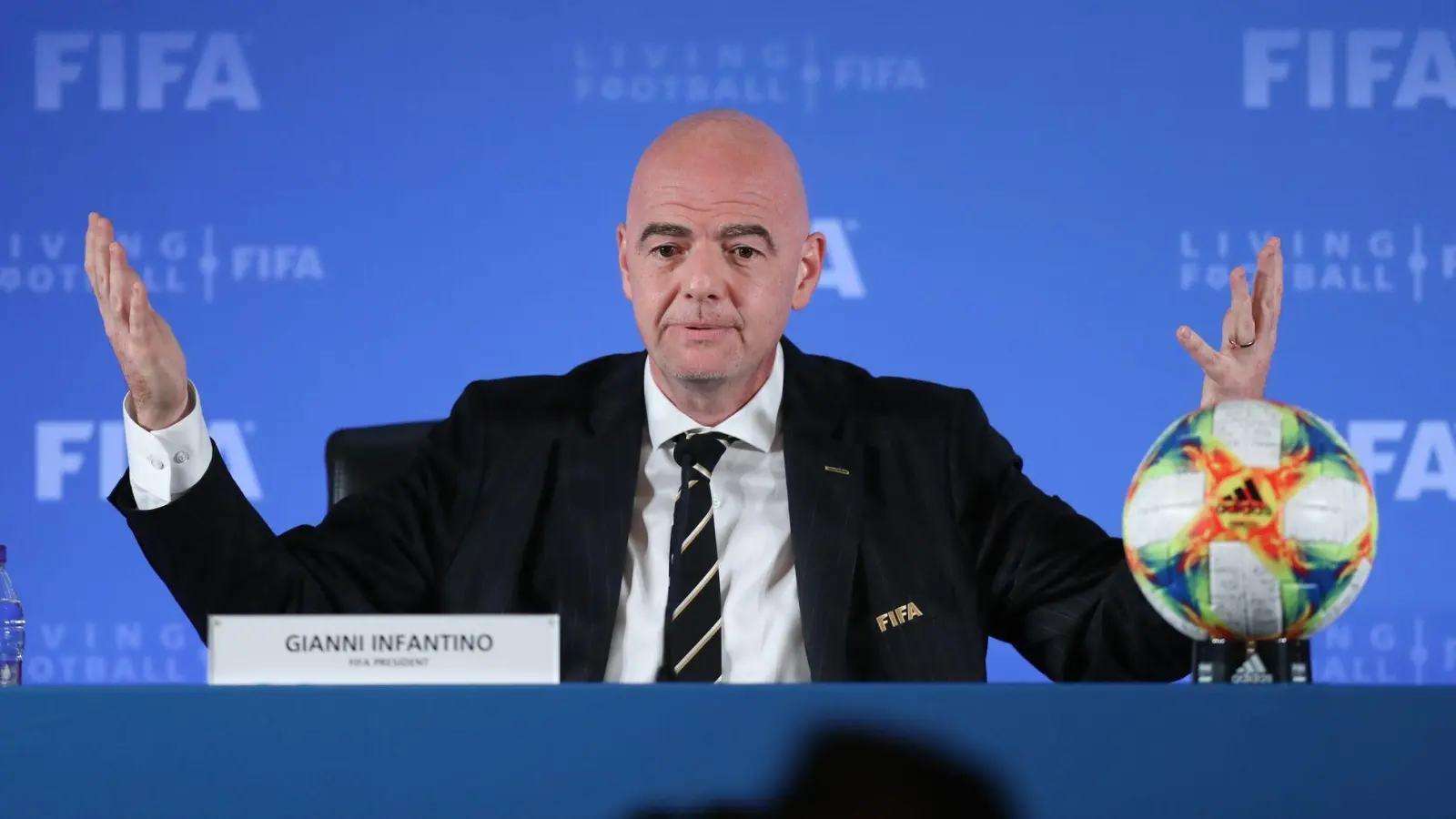 Freut sich auf die Club-WM: FIFA-Chef Gianni Infantino (Foto: Ding Ting/Xinhua/dpa)