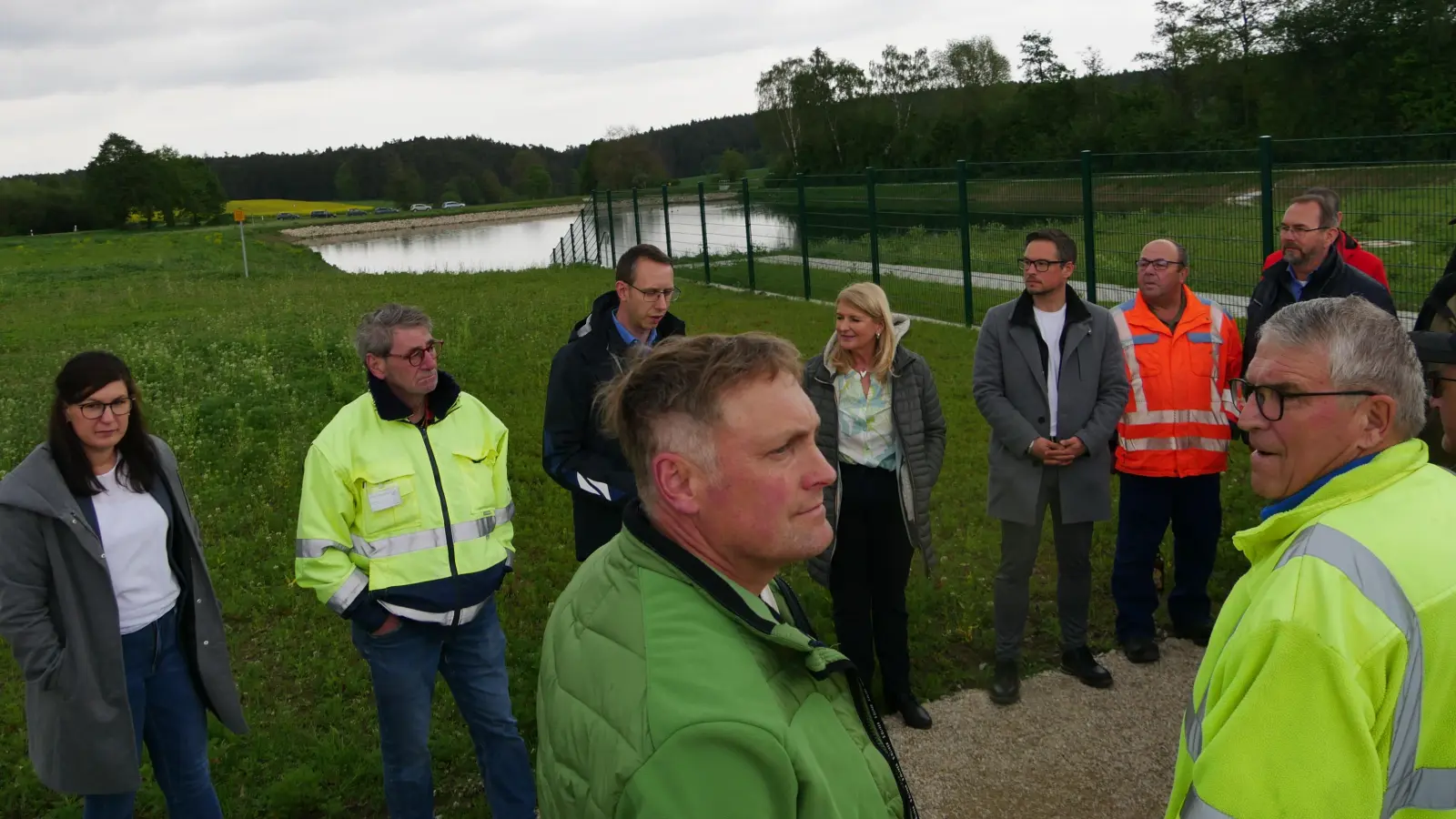 Mehr als 15 Quadratmeter Wasserfläche pro Einwohner weisen die beiden Teiche zur Abwasserklärung in Linden auf. (Foto: Ulli Ganter)