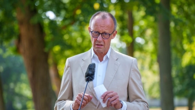 CDU-Chef Friedrich Merz macht in der Migrationsdebatte weiter Druck auf Kanzler Olaf Scholz.  (Foto: Michael Kappeler/dpa)