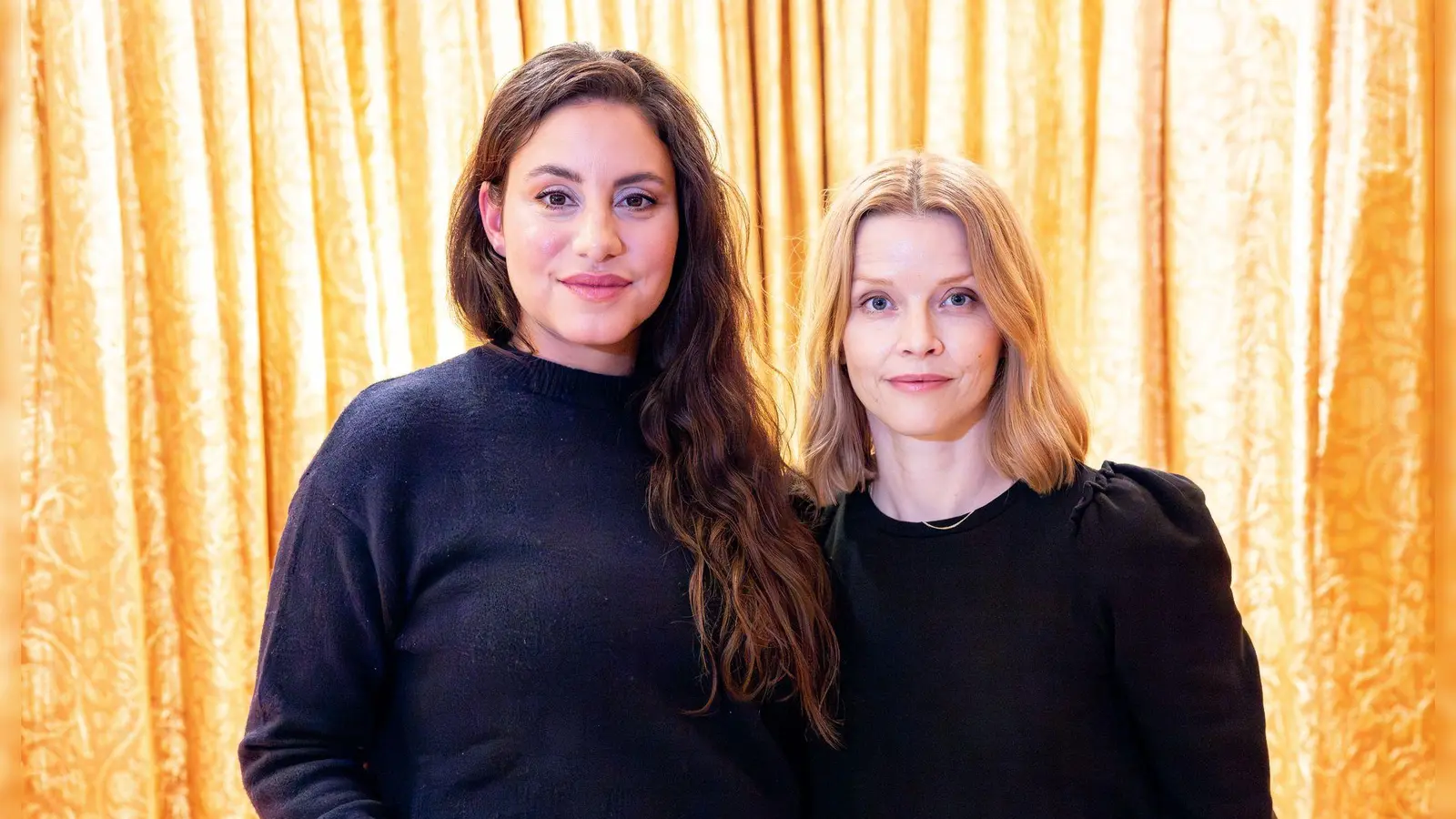 Almila Bagriacik und Karoline Schuch sind das neue Team. (Foto: Axel Heimken/dpa)