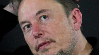 Musk hatte in Aussicht gestellt, er könne die Entwicklung von KI-Anwendungen auch anderswo vorantreiben, wenn er nicht mehr Kontrolle über Tesla bekommt. (Foto: Kirsty Wigglesworth/AP/dpa)