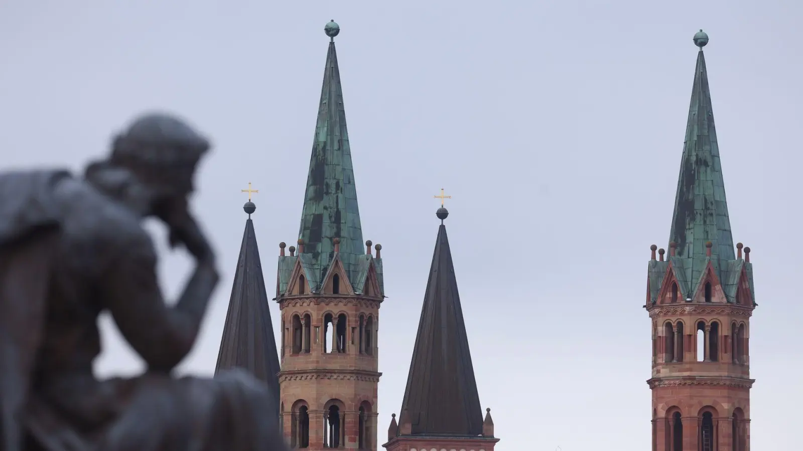 Das Bistum Würzburg hat über ein Jahr lang an einer neuen strategischen Ausrichtung getüftelt (Archivbild). (Foto: Karl-Josef Hildenbrand/dpa)