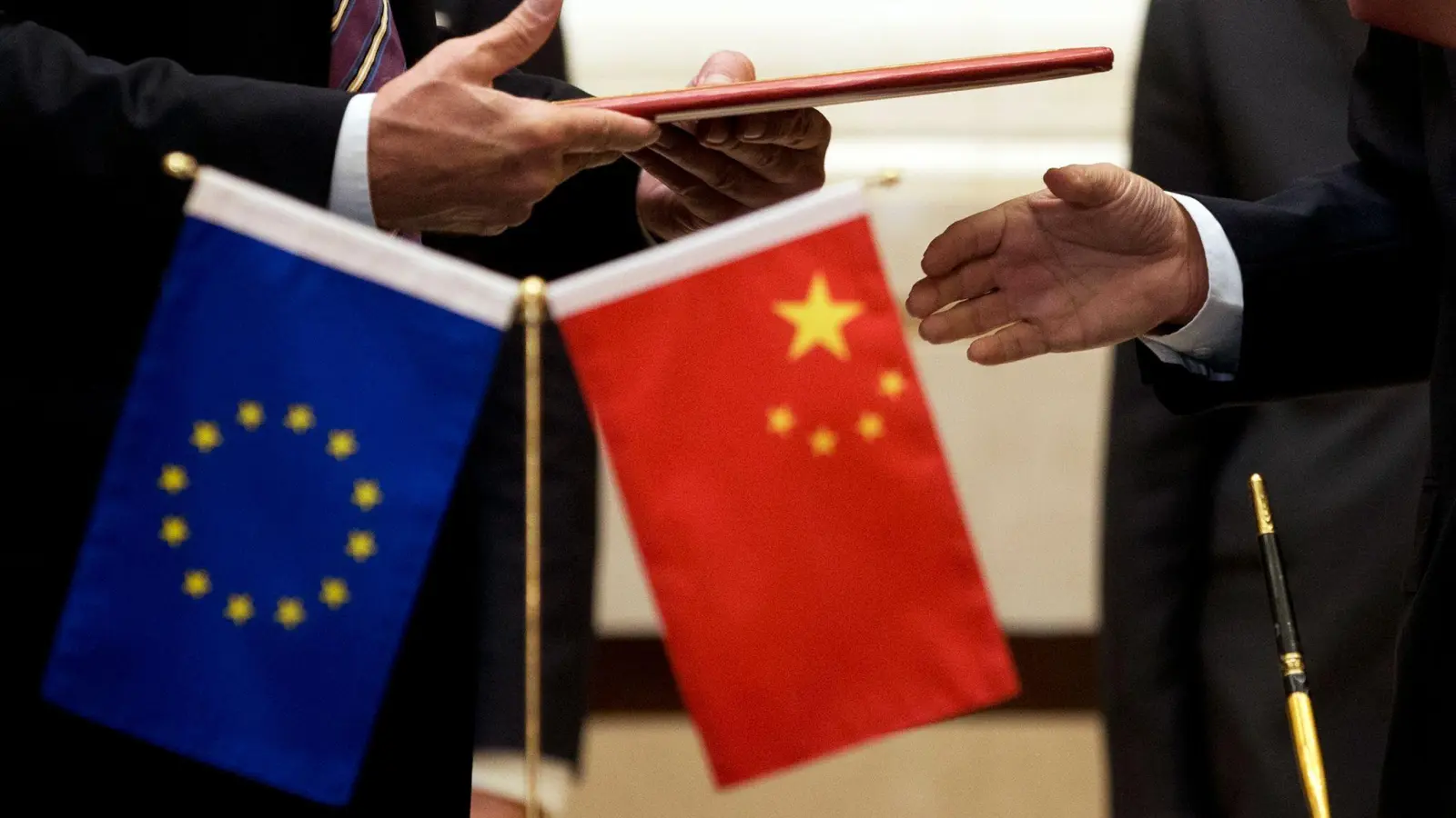 Handelsdiplomatie gefragt: Können sich die EU und China noch einigen? (Archivbild)  (Foto: Andy Wong/AP/dpa)