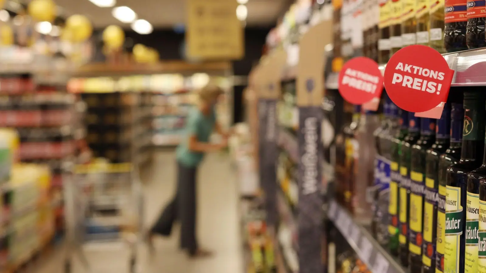 Das Oberlandesgericht Nürnberg hat die Rabattwerbung eines Discounters als unzulässig angesehen (Symbolbild). (Foto: Danny Gohlke/dpa-Zentralbild/dpa)