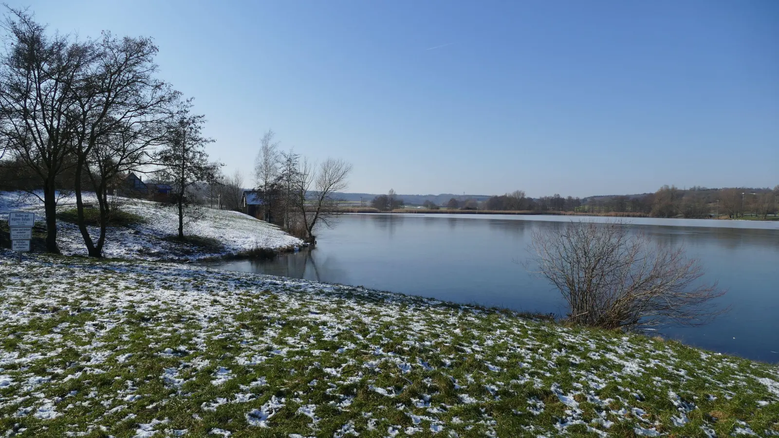 Der Obernzenner See dient als Hochwasserrückhaltebecken und muss für Reparaturen und Sedimenträumungen ein Jahr lang trocken gelegt werden. (Foto: Helmut Meixner)