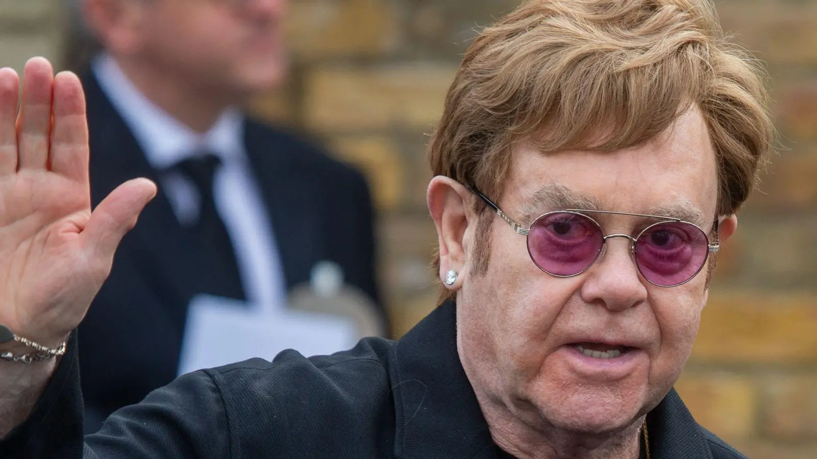 Pop-Legende Elton John kann seit einer Infektion auf dem rechten Auge nichts mehr sehen (Archivfoto).  (Foto: Tayfun Salci/Zuma Press/dpa)