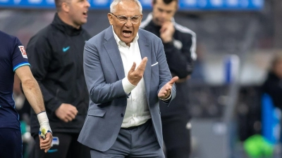 Cheftrainer Felix Magath rettete im vergangenen Jahr Hertha BSC. (Foto: Andreas Gora/dpa)