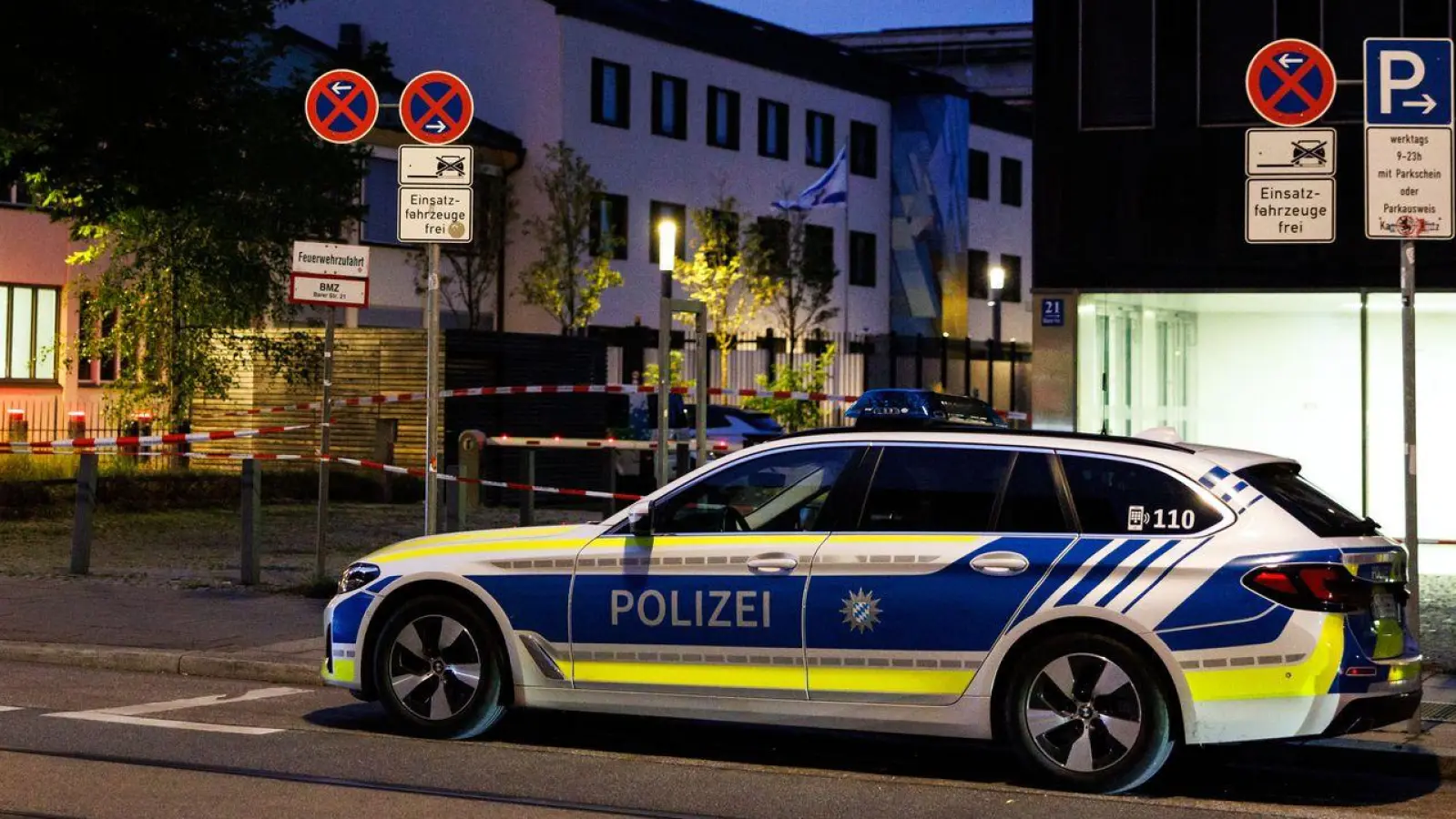 Ein 18-Jähriger hatte am Donnerstagmorgen das Feuer auf Polizisten eröffnet. (Foto: Matthias Balk/dpa)