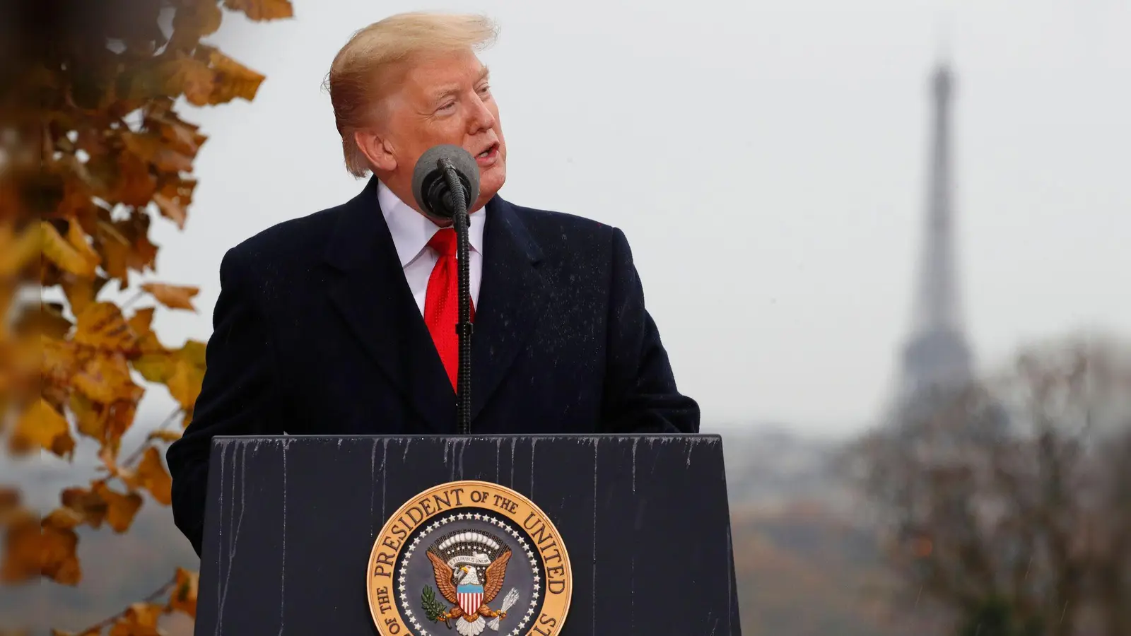 Donald Trump ist einer der hochkarätigen Gäste bei der Wiedereröffnung der Kathedrale Notre-Dame in Paris. (Archivbild) (Foto: Jacquelyn Martin/AP/dpa)