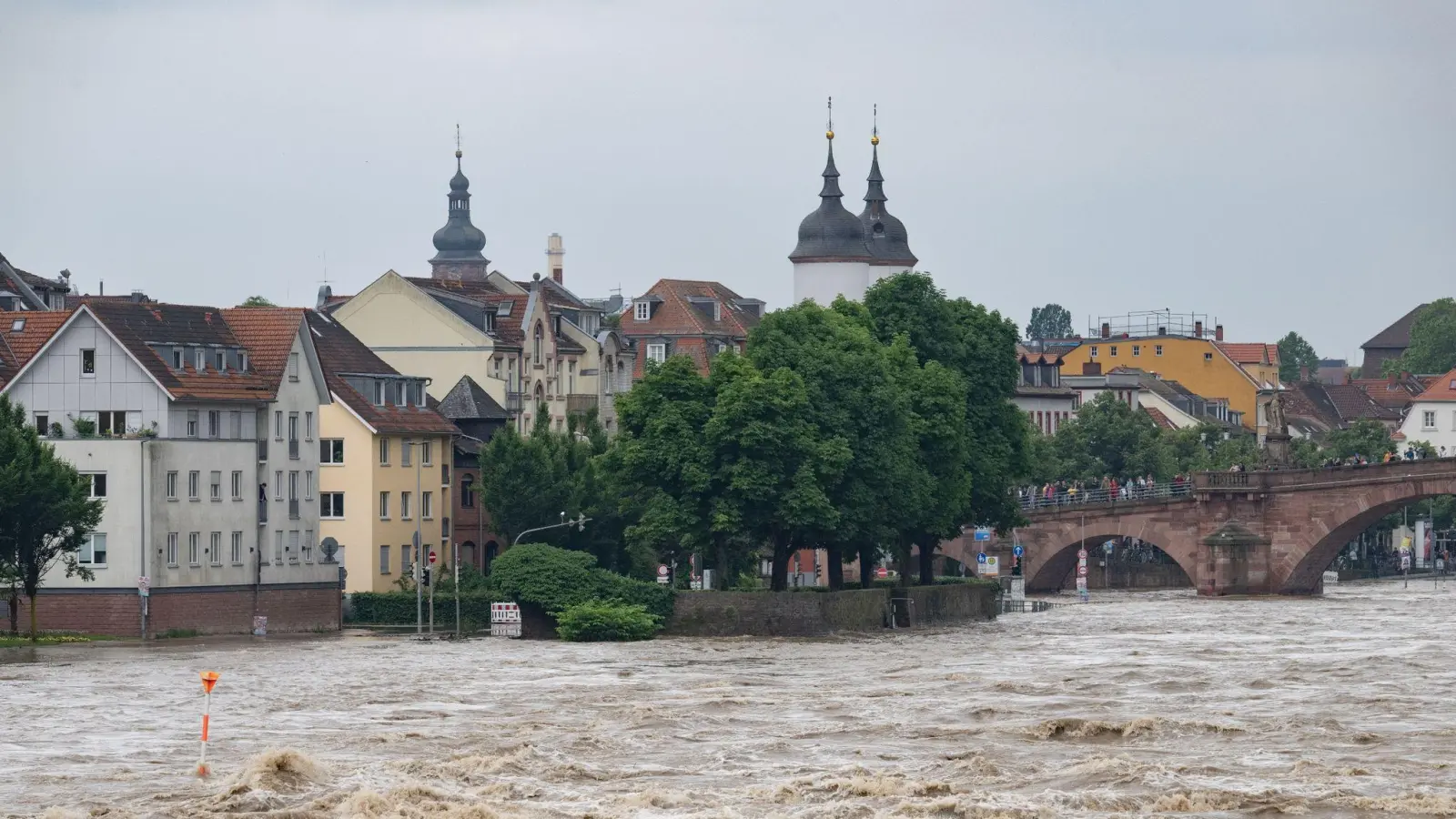 Starke Niederschläge haben vor Kurzem zu Sturzfluten und Überschwemmungen in Süddeutschland geführt. (Foto: Boris Roessler/dpa)