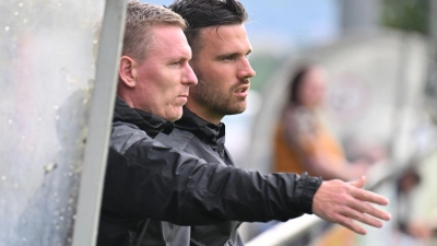 Leo Haas (links) will mit Greuther Fürth zurück in die Erfolgsspur. (Foto: Wolfgang Zink/Sportfoto Zink/dpa)