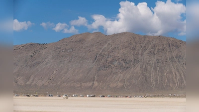 Das Burning Man-Festival zieht Besucher aus aller Welt an (Foto: Monique Sady/AP)