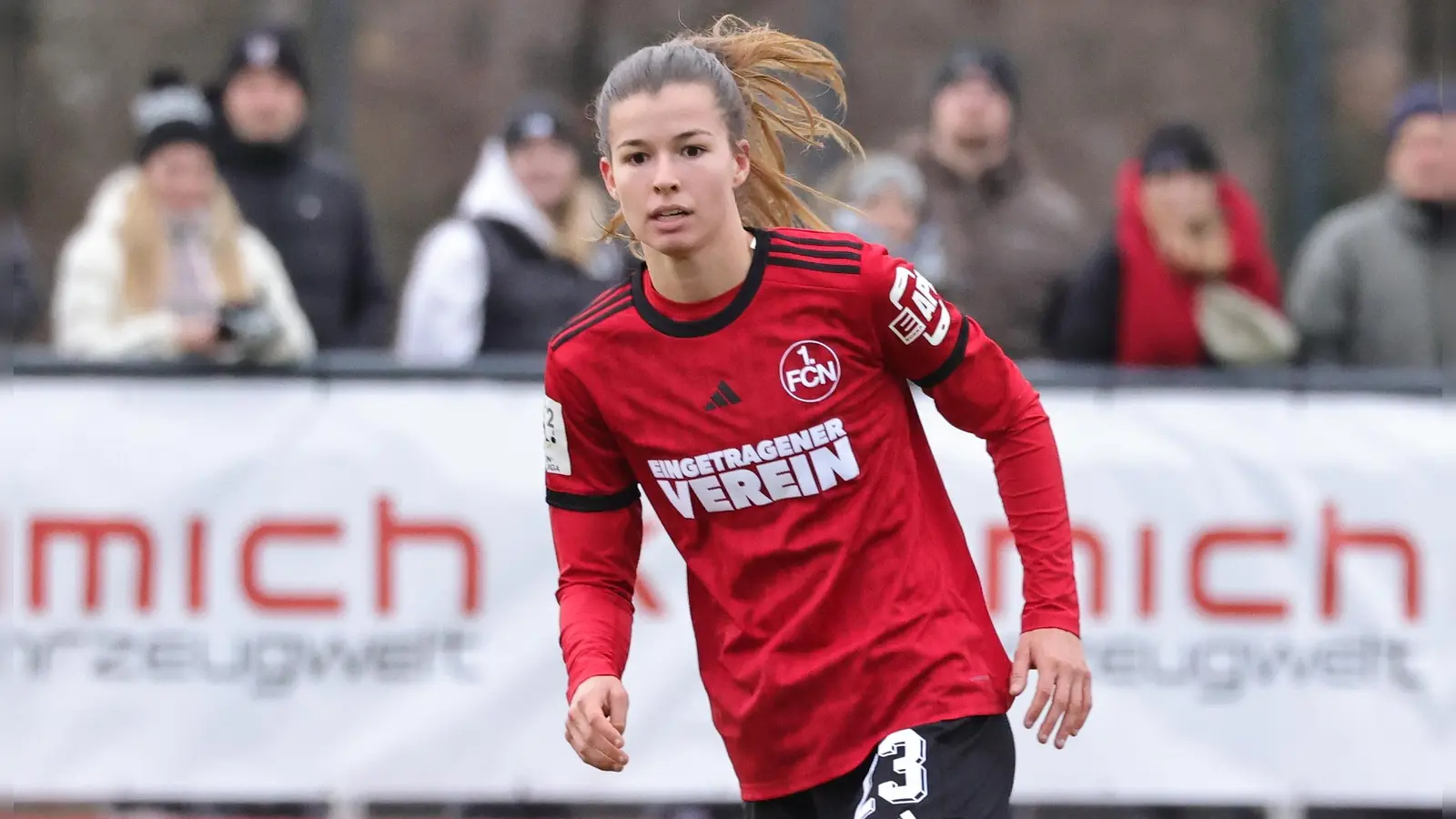 Hier noch im Trikot des 1. FC Nürnberg: Nele Bauereisen, die nun zum Liga-Konkurrenten FC Union Berlin wechselt. (Foto: Sportfoto Zink/Daniel Marr)