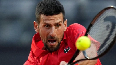Novak Djokovic während seines Spiels gegen Corentin Moutet. (Foto: Alessandra Tarantino/AP/dpa)