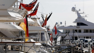 Eine Motorjacht unter deutscher Flagge ist nach Polizeiangaben in einen tödlichen Unfall auf See verwickelt. (Symbolbild) (Foto: Clara Margais/dpa)