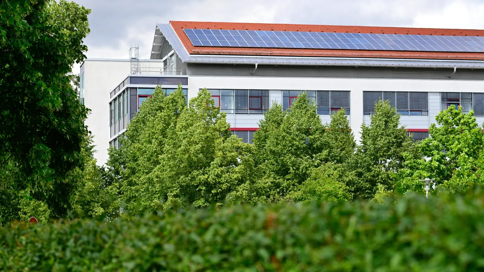 Gut ausgestattet und modern ist die Klinik Neuendettelsau, aber wirtschaftlich ist das Haus in Schwierigkeiten. Viele Mitarbeitende sind verunsichert. (Foto: Jim Albright)