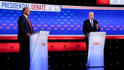 Donald Trump (l) und Joe Biden treffen im TV-Duell aufeinander. (Foto: Gerald Herbert/AP/dpa)