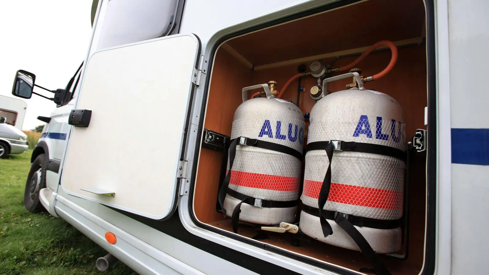 Kochen, Heizen und auch Kühlen: Flüssiggas im Wohnmobil sorgt für Komfort und Unabhängigkeit - doch die Anlage muss sicher sein. (Foto: Bodo Marks/dpa-tmn)