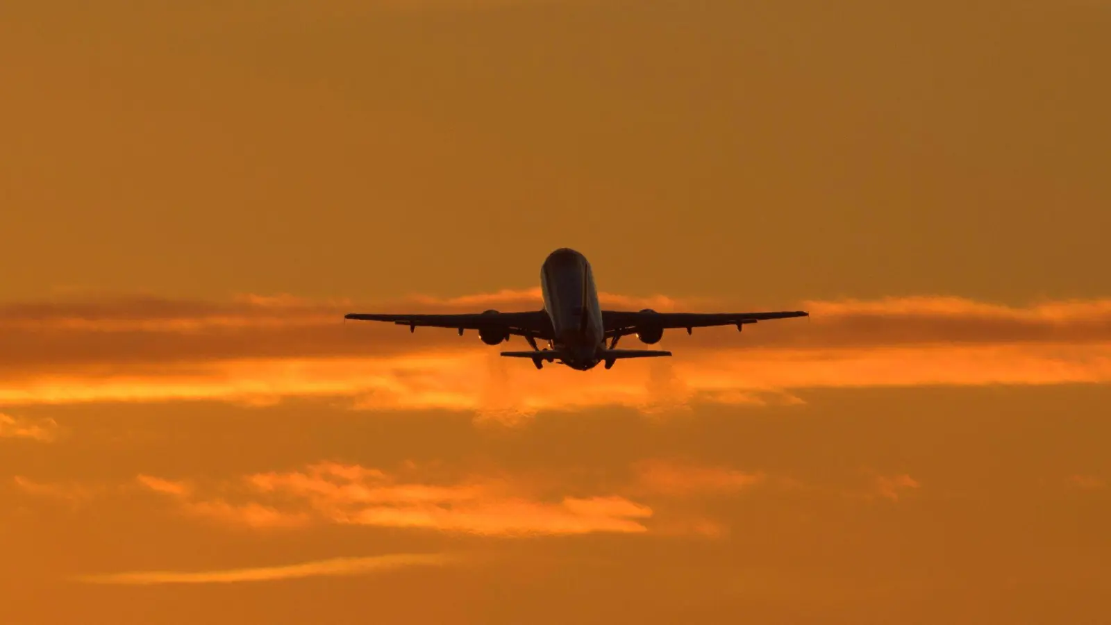 „Die Reisewirtschaft ist bereit, 2023 durchzustarten.“ Dafür brauche die Branche aber einen stabilen, störungsfreien Flugverkehr, mahnt der Präsident des Deutschen Reiseverbandes DRV, Norbert Fiebig. (Foto: Soeren Stache/dpa-Zentralbild/dpa-tmn)