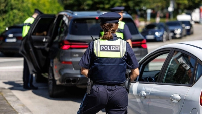 Die Bundespolizei hat im ausgelaufenen Jahr deutlich weniger unerlaubte Einreisen registriert. (Archivfoto) (Foto: Matthias Balk/dpa)