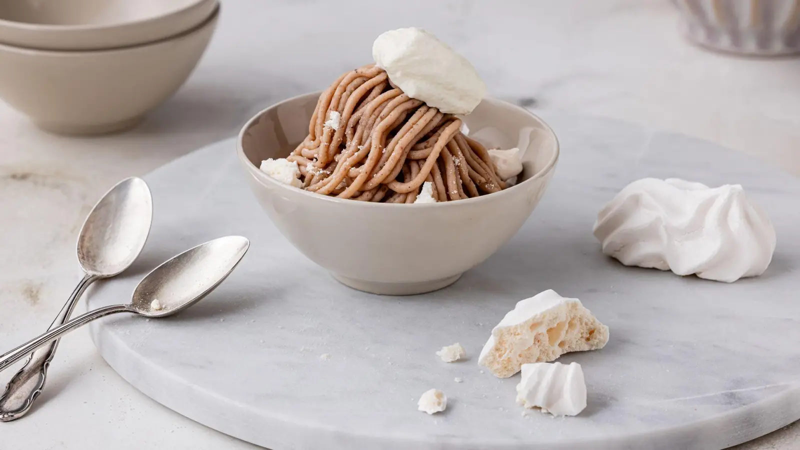 Vermicelles ein Schweizer Dessert-Klassiker aus dem Püree der Esskastanie. (Foto: swissmilk.ch/rezepte/dpa-tmn)