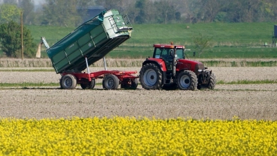 Die Umweltauflagen für Landwirte sollen auf EU-Ebene gelockert werden - das ist nicht unumstritten. (Foto: Marcus Brandt/dpa)