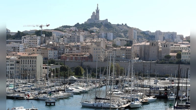 Die Hafenstadt Marseille wird seit langem von der Gewalt rivalisierender Drogenbanden erschüttert. (Archivbild) (Foto: Arne Dedert/dpa)