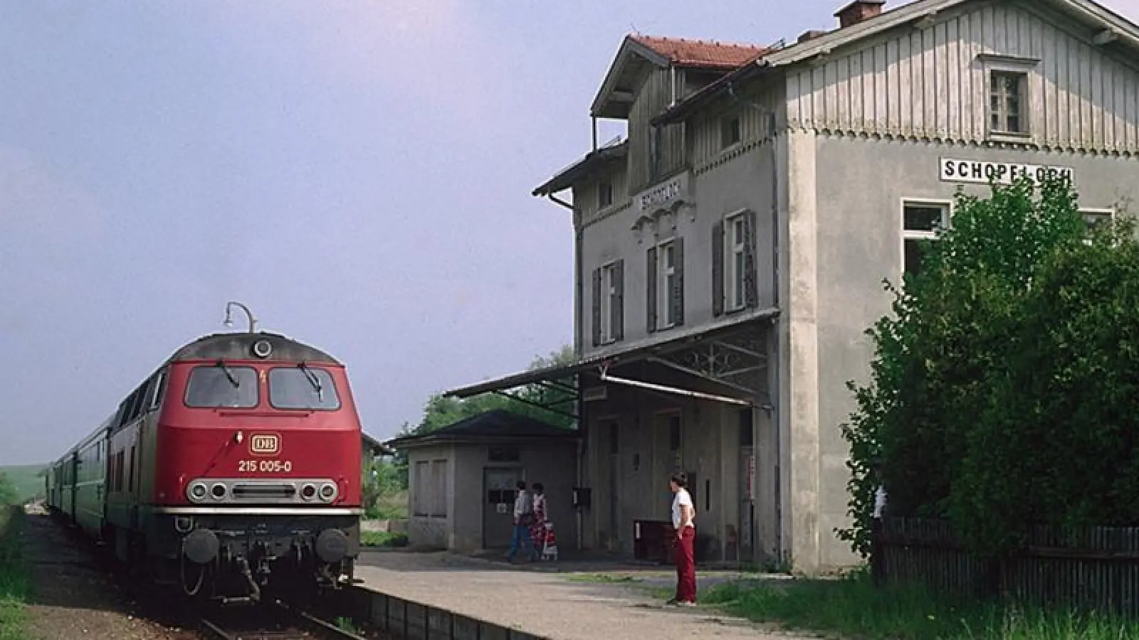 1984 hielten noch Züge im Schopflocher Bahnhof. (Foto: Wolfgang Frank)