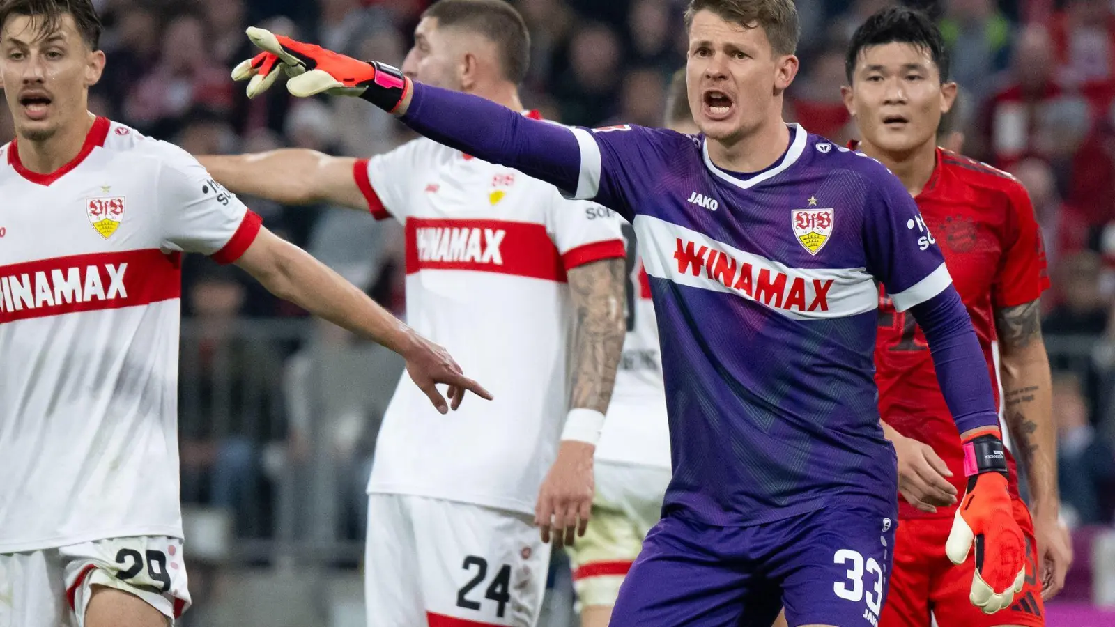 Am Dienstag sind Alexander Nübel (2. v. r.) und der VfB Stuttgart bei Juventus Turin zu Gast. (Foto: Sven Hoppe/dpa)