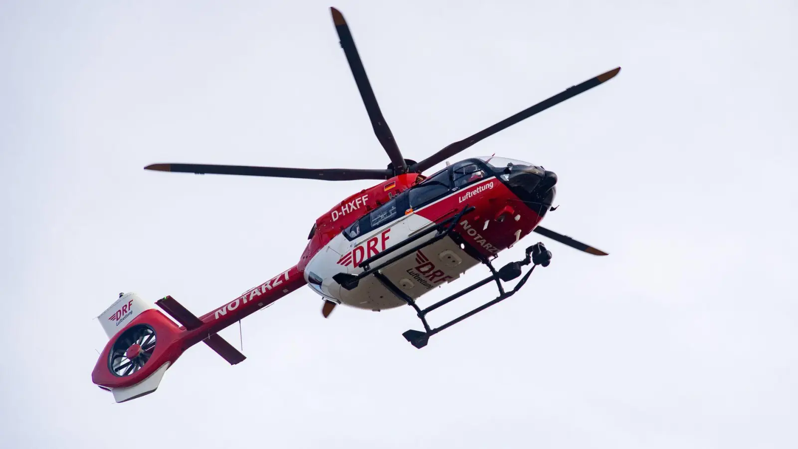 Eine Autofahrerin wird bei einem Unfall im Landkreis Ostallgäu schwer verletzt. (Symbolbild) (Foto: Stefan Sauer/dpa)