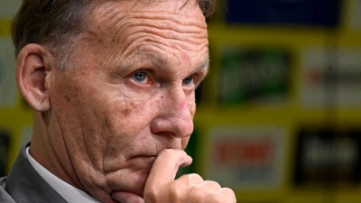 DFL-Aufsichtsratschef Hans-Joachim Watzke findet, dass der Fußball kein Gewaltproblem hat. (Foto: Roberto Pfeil/dpa)