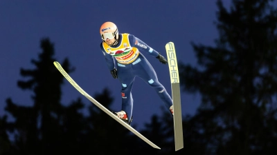 Springt weiter ohne große Fehler: Pius Paschke. (Foto: Philipp von Ditfurth/dpa)