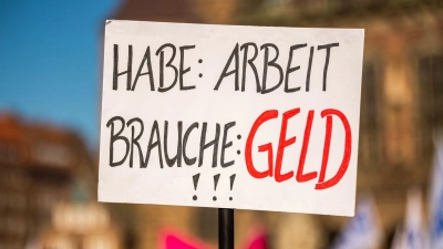 Durch Tarifflucht von Arbeitgebern verliert der Staat laut DGB Geld in Milliardenhöhe. (Foto: Mohssen Assanimoghaddam/dpa)