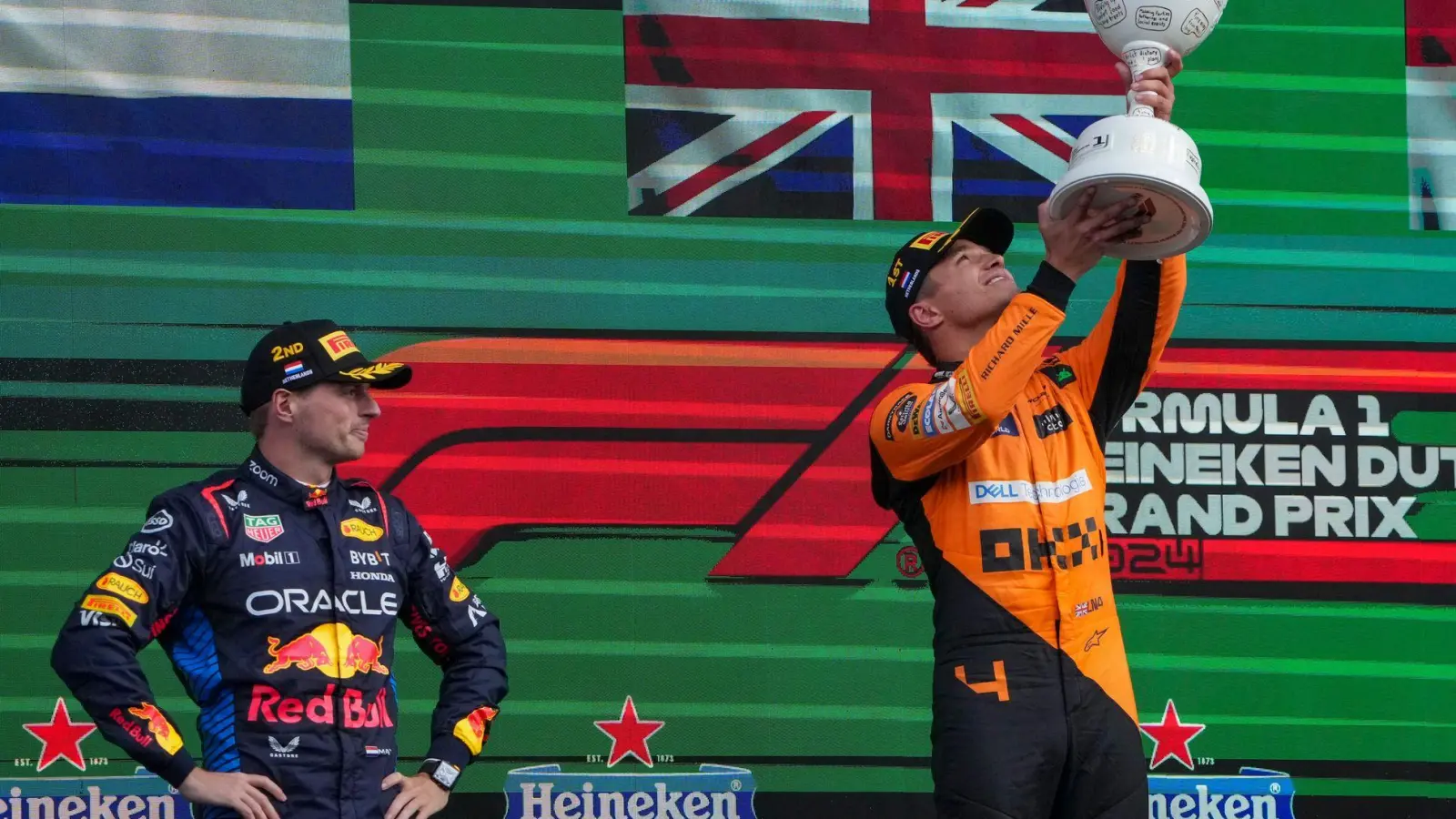 Max Verstappen (l) muss sich Lando Norris geschlagen geben. (Foto: Peter Dejong/AP/dpa)