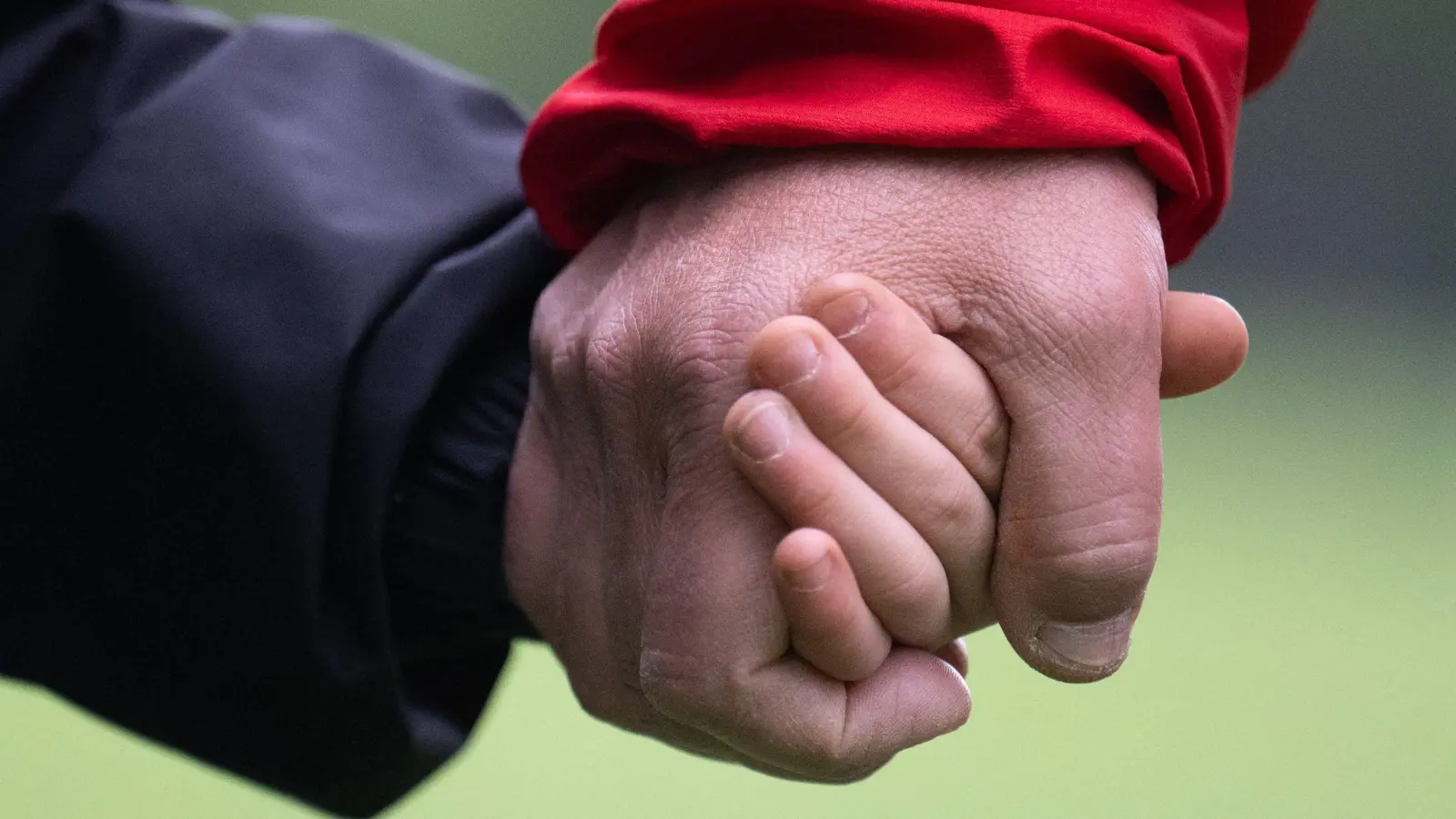 Deutschland droht wegen einer bayerischen Regelung zur Unterstützung von Familien eine Geldstrafe. (Symbolbild)  (Foto: Hendrik Schmidt/dpa)