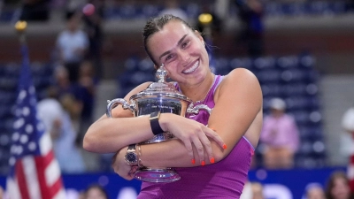 Aryna Sabalenka feiert ihren ersten Sieg bei den US Open. (Foto: Frank Franklin II/AP/dpa)